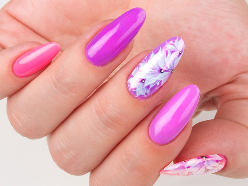 Nuove tendenze Nail art - Kateryna Bandrovska: Kombi fiorito