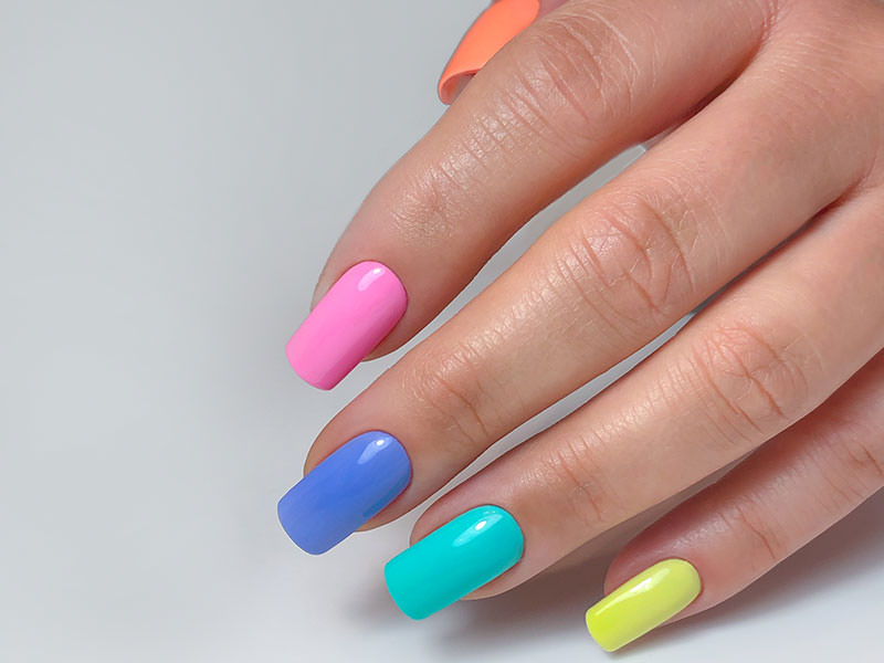Nail Art estive - Giulia Paladino: Square multicolor