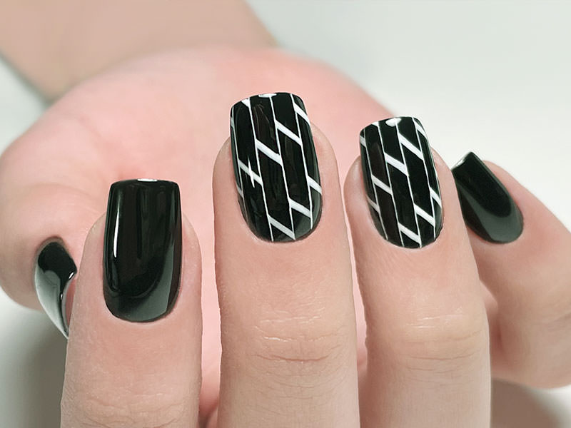 Nail art mania - Gioia Del Zotto: Black & White geometrico