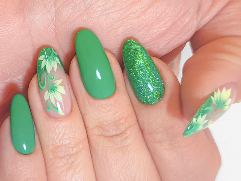 Nail art mania - Simona Carotenuto: Prato fiorito