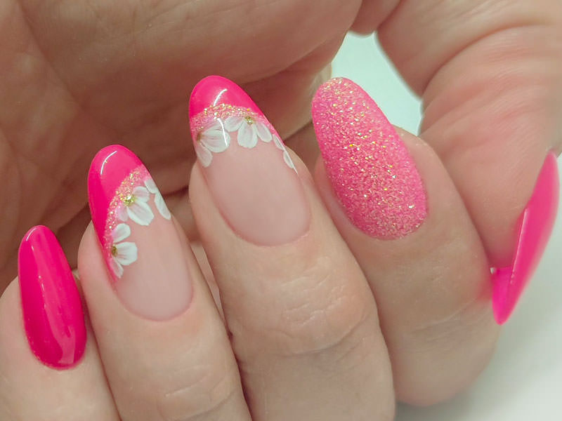 Nail Art estive - Simona Carotenuto: Romantici fiori
