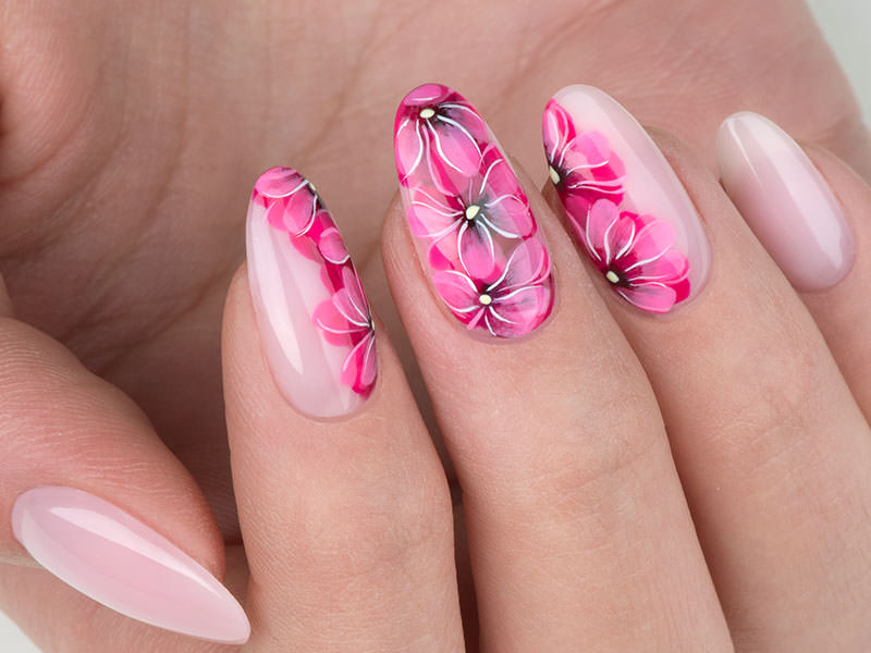 Nail art mania - Kateryna Bandrovska: Tripudio di fiori