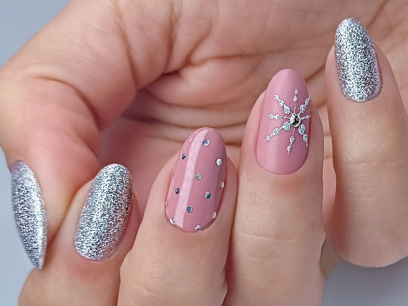 Nail art natalizie: Tiziana Preta - Luminoso Natale