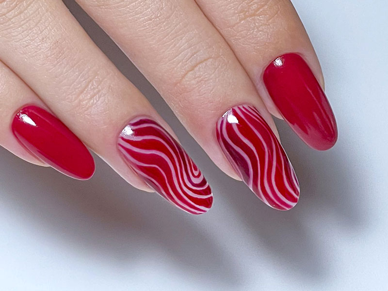 Idee Nail Art - Gioia Del Zotto: Decoro in rosso