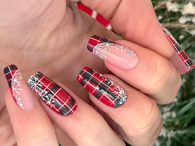 Nail art mania: Sara Colleoni - French natalizio