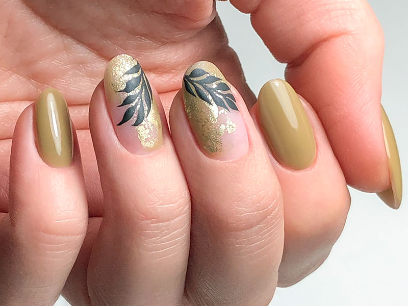 Nail art mania - Giulia Paladino: Foglie opache