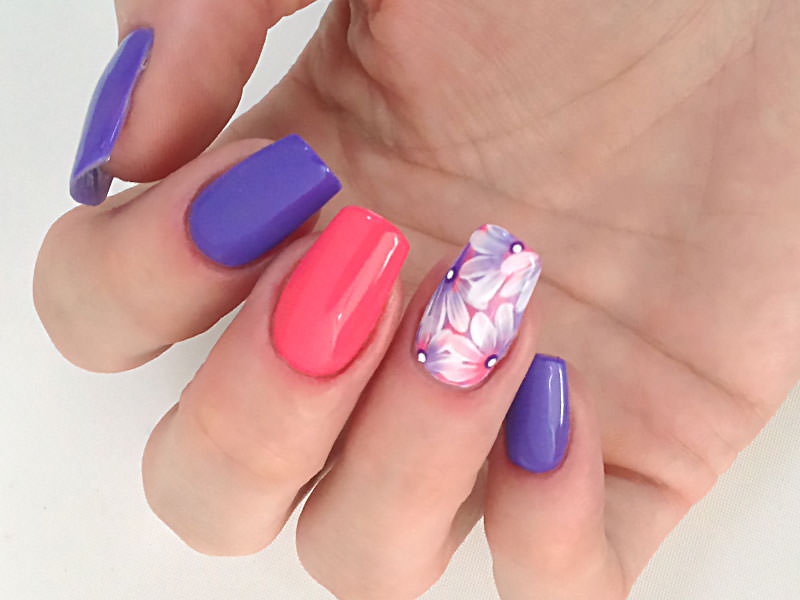 Nuove tendenze Nail art - Monica Gardel: Kombi Ultraviolet, Chic & Sofia